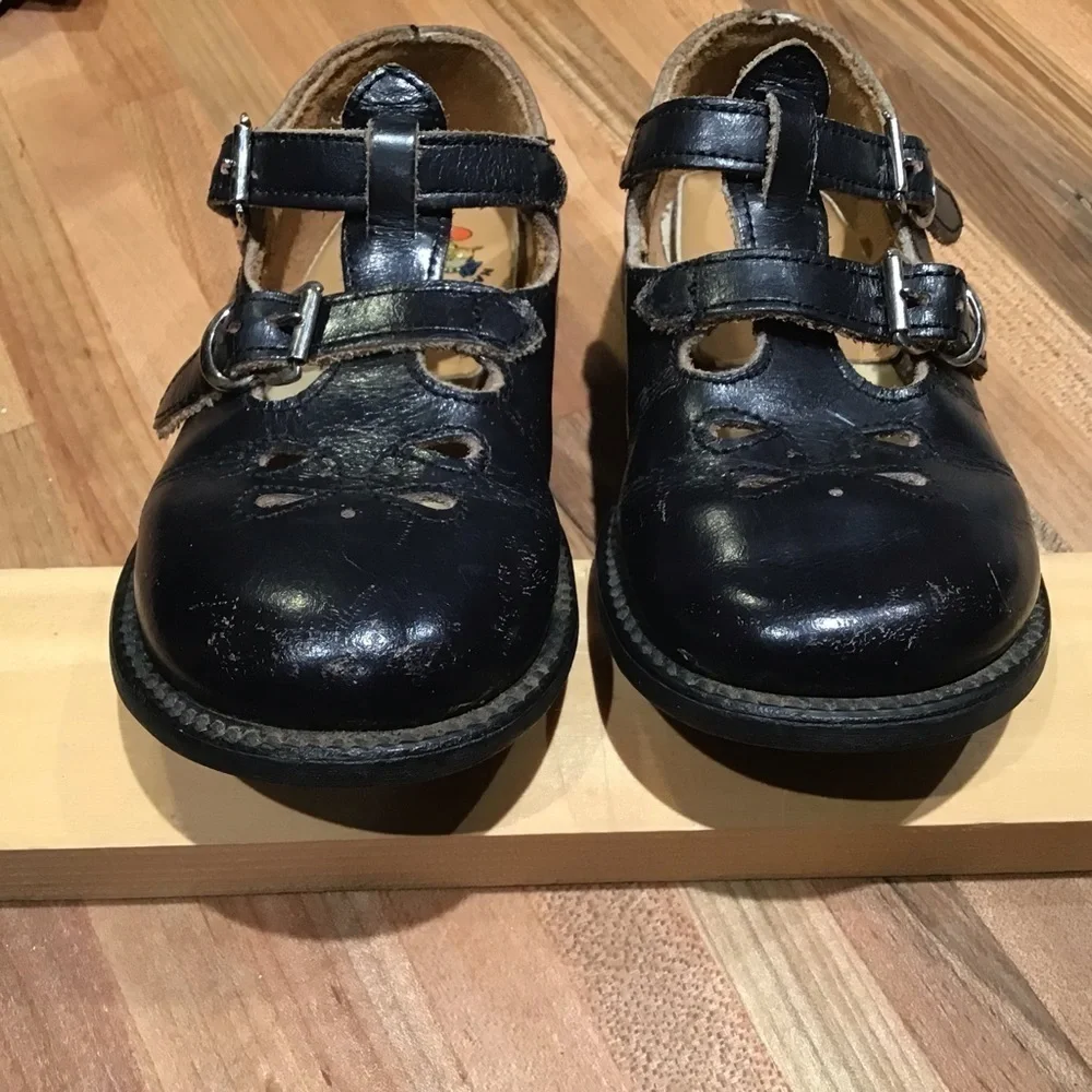 Vintage Buster Brown double t-strap Mary-Janes. Black size infant 4 - 4.5.
